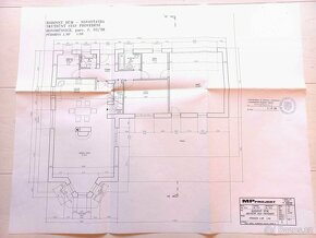 Velmi prostorný a stylový RD 5+KK 310 m2 s možností redispoz - 9