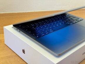 MacBook PRO M1 (2022), 16GB/512GB, perfektní stav, odp. DPH - 9