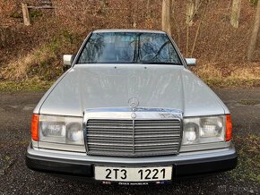 MERCEDES BENZ W124 260E BEZ KOROZE PŮVOD ČR - 9