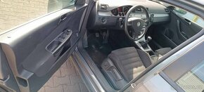 VW Passat B6 2.0tdi 103kW BMP barva LA7T - 9