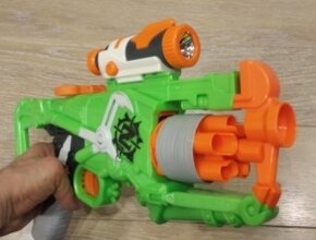 Nerf - nová taktická svítilna - 9