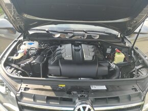 VOLKSWAGEN TOUAREG 3,0TDI,180KW,DVOJÍ SADA KOL - 9