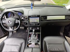 VW TOUAREG 3,0TDi BLUEMOTION - 9