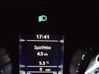 Škoda Superb TDI dobrá výbava malinká spotřeba - 9