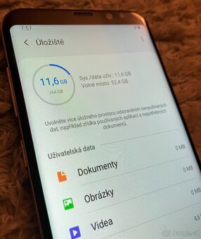 Samsung Galaxy S8+, pěkný stav, včetně nabíječky a sluchátek - 9