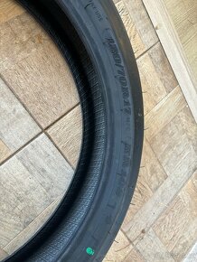 Prodam slicky Dunlop KR108 195/65R17 a KR106 120/70R17 - 9