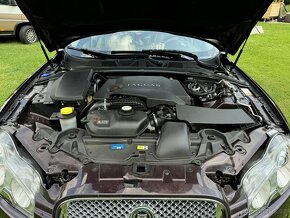 Jaguar XF 3.0 V6D - 9