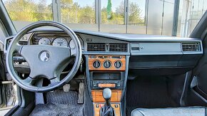 Mercedes-Benz 190E 2.6, manuál, původní SPZ - 9