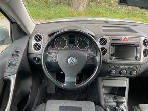 Volkswagen Tiguan 2.0 TDi DSG 4x4,Serviska,Senzory - 9