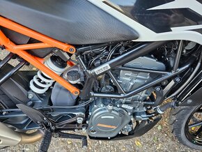 KTM 125 Duke r.v. 2017 - 9