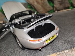 Prodám model 1:18 BMW Z8 kyosho - 9