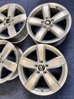 5x112 R17 originál alu disky Volkswagen Tiguan ET38 - 9