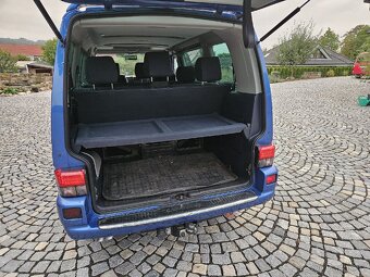 Prodám Volkswagen Caravella 2,5 TDI v super stavu - 9