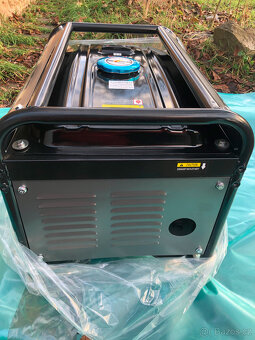 Elektrocentrála benzin VH4700V8, 230/380V, 4-taktni motor, s - 9