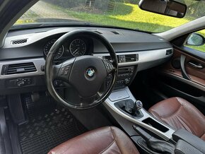 BMW Řada 3 320i E91 Kůže Bi-Xenony Tempomat ALU R17 M-Paket - 9