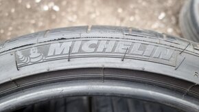 Letní pneu 235/35/19 Michelin - 9