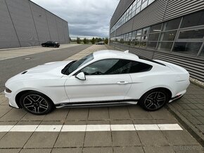 Ford Mustang 2.3i 233kW Automat rv.2021,  Najeto 79 tis km - 9