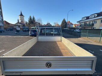 vW Transporter 2.0TSI 110kW I.majitel najeto 8300 km - 9