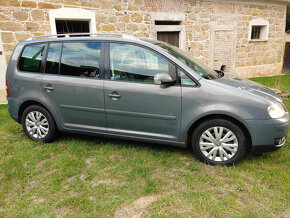 VW Touran 2.0 tdi Highline - 9