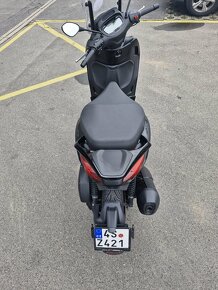 Piaggio Beverly 300 - předváděcí motocykl - 9