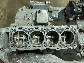 polo motor Suzuki GSXR 1000 K4 - 9