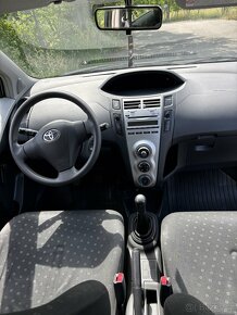 Toyota Yaris 2007, 1.0 - 9