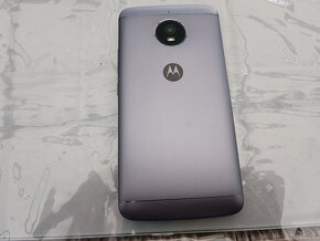 Mobilní telefon MOTOROLA Moto E4 Plus Dual SIM/ 3GB RAM/ - 9