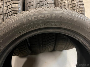 205/55R17 zimní pneumatiky HANKOOK - 9