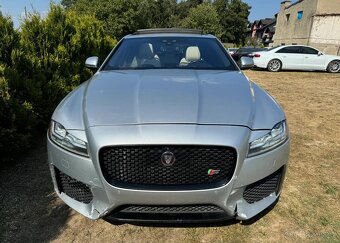 Jaguar XF 3.0 V6 S - 9