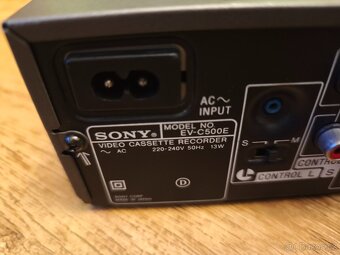 Videorekordér HI8 SONY ev-c500e,čti popis - 9