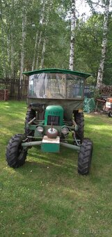 Traktor FENDT - 9