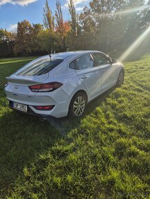 Hyundai i30 Fastback- TOP STAV - 9