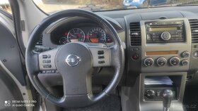 Nissan Panfinger 2,5 DCi 126KW 4x4 automat comfort výbava - 9