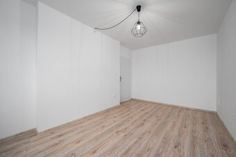 Pronájem bytu 2+1 41 m², Milovice (Spojovací) - 9