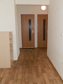 Pronájem bytu 2+1 s balkónem, 63 m² - Pardubice - 9