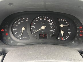 Renault Clio 1,6i 66 kw automat 62000km - 9