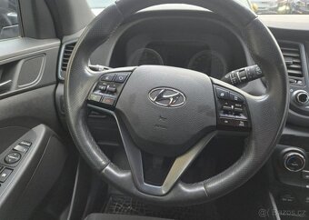 Hyundai Tucson 1.7-1.maj.-nízké km-garážovaný - 9