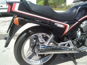 Honda VT. 500 E 1987 - 9