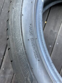 225/45 R19 96W letní sada Hankook - 9