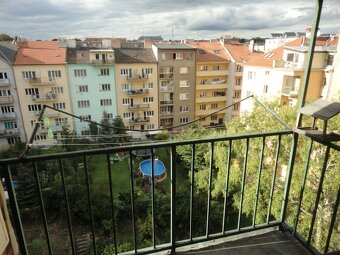 Pronájem 2+1, ulice Merhautova, Černá Pole, 80 m2, balkon, k - 9