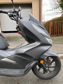 HONDA pcx 125 , najeto 3 800 km - 9