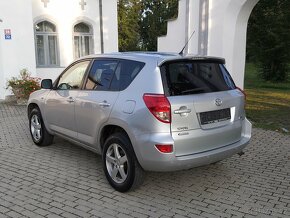 Toyota RAV 4 2.0 benzín, 2009 - 9