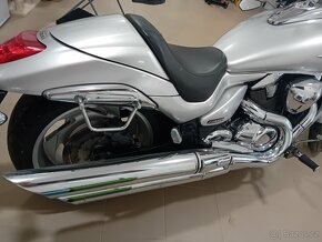 Suzuki Intruder M1800R - 9