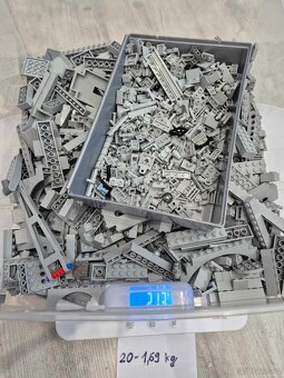 LEGO MIX 33kg + 10320 + 21322 (2x) - 9