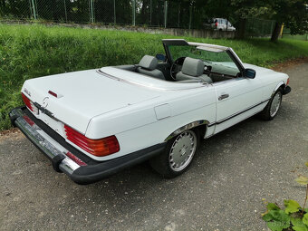 Mercedes SL 560 kabrio - 9