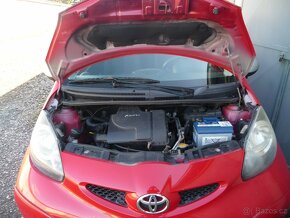 Toyota Aygo 1,0 VVT-i, 50kW, 6/2008, naj.162560 km - 9