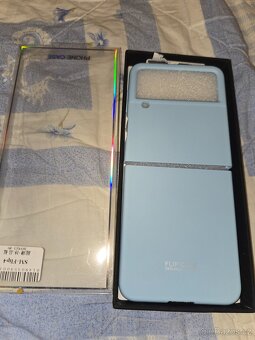 Samsung Galaxy Z Flip4 - 9