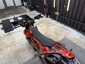 KTM 690 SMC R - 9