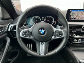 • BMW M550i xDrive, M-Adaptive, Nezávislé Top.• - 9