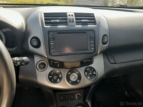 Toyota RAV4 2.2 D4D, r.v. 7/2012, 4x4, CZ, cena 239000,- kč - 9